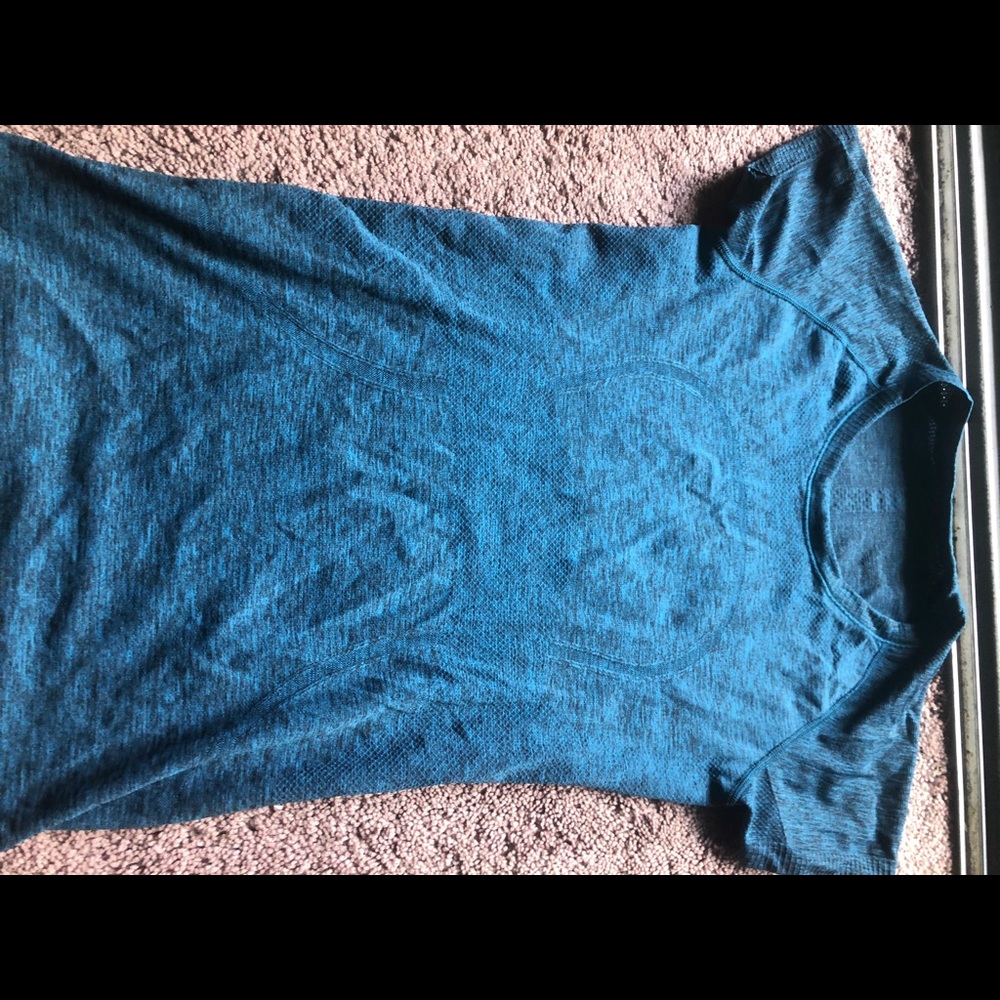 Lululemon swiftly tech t shirt size 6